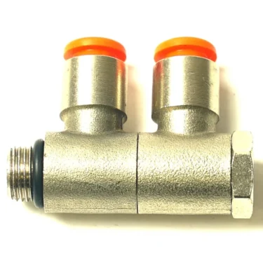 The La Nuova Era NE050018 Dual T-Connector, designed for espresso machines with two parallel push-to-connect ports and a threaded male end, is shown horizontally on a white background. © 2025 1st-line.com