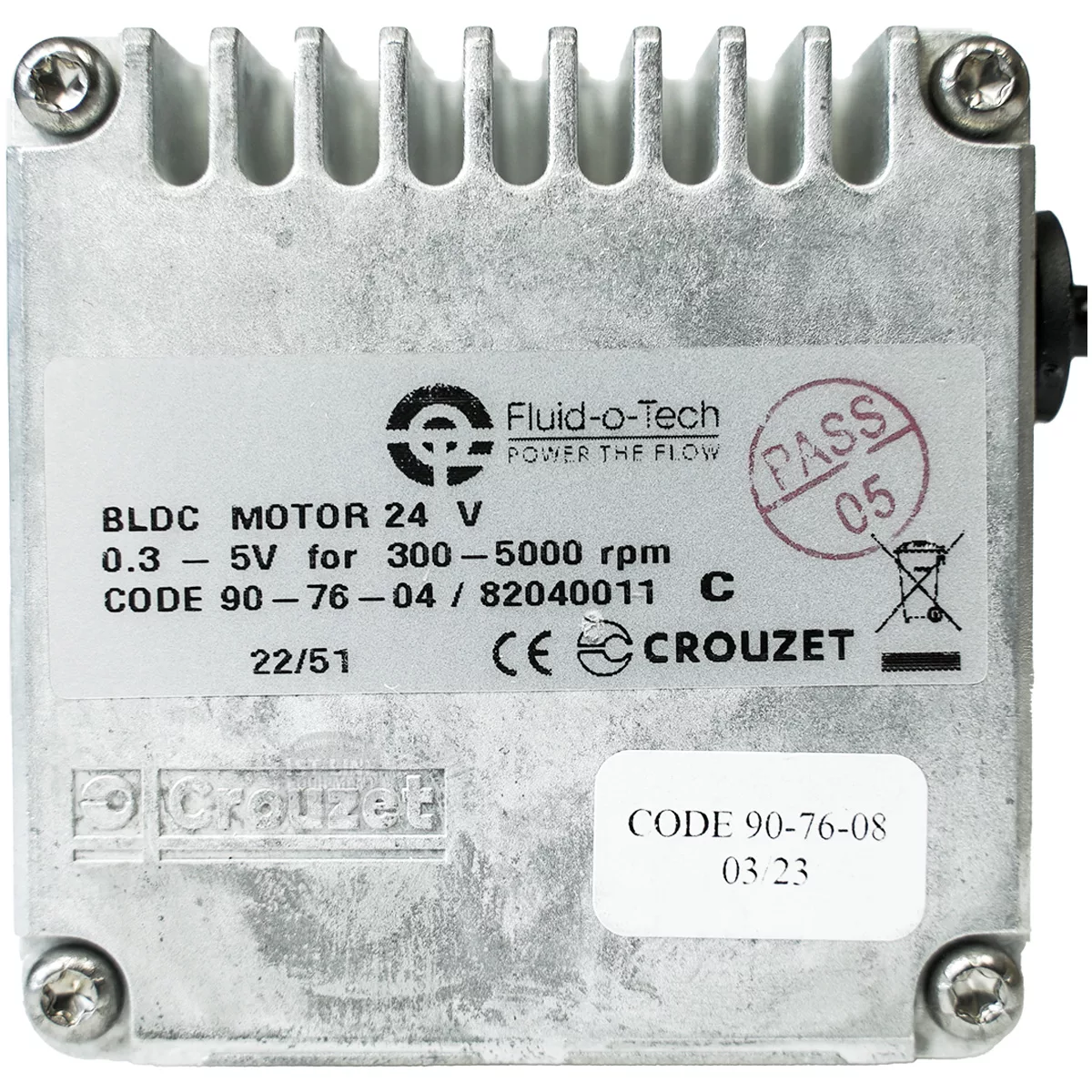 A close-up of Bezzera 7730513 Pump FG304X O-Ring and a metallic motor part labeled Fluid-o-Tech POWER THE FLOW shows specs: BLDC Motor 24V, 0.3–5V for 300–5000 rpm, Code 90-76-04/82040011, plus a PASS 05 stamp. © 2025 1st-line.com