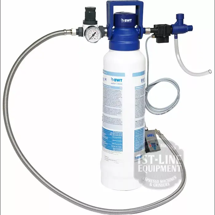 Water filtration system with a white and blue filter cartridge, attached pressure gauge, flexible metal hoses, regulator valve, and clear tubing, used for water purification in appliances or equipment. © 2025 1st-line.com